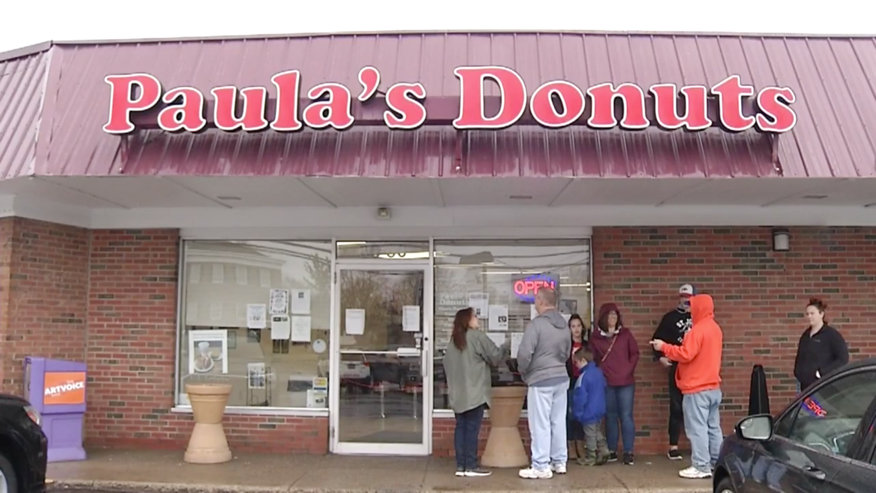 Paula’s Donuts shop