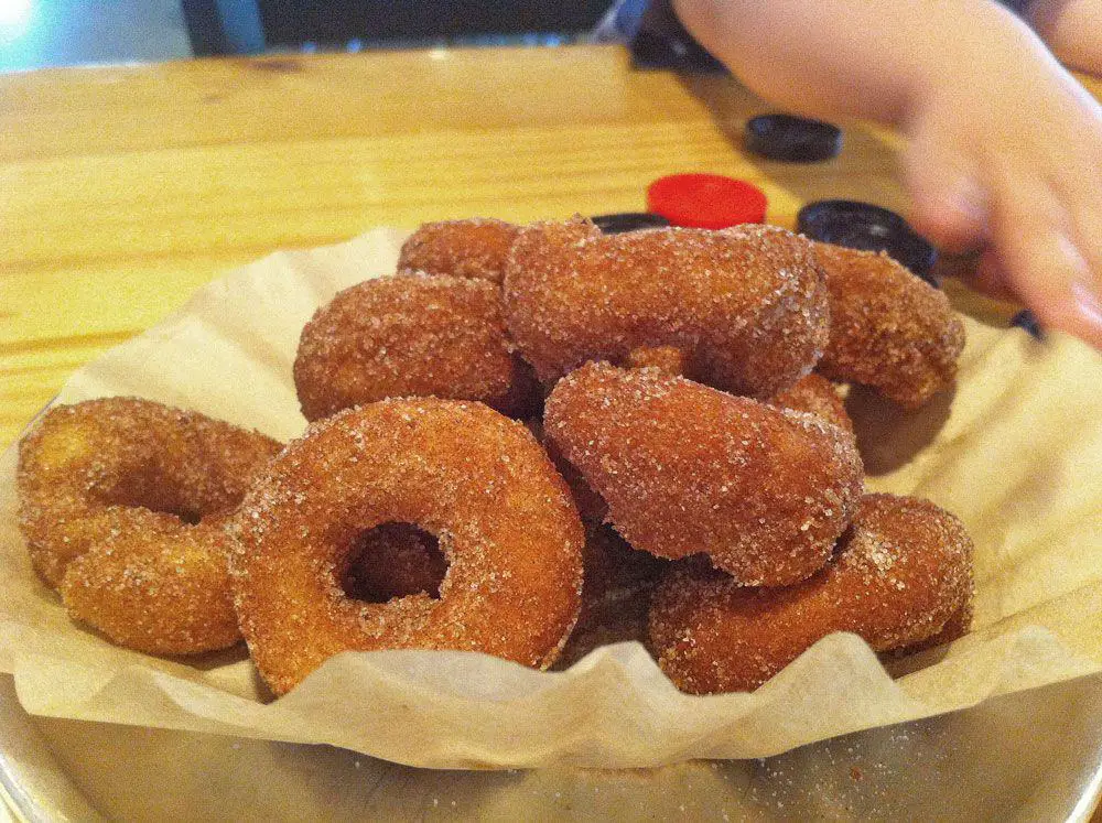 The Hot Minis Donuts - Sola Coffee