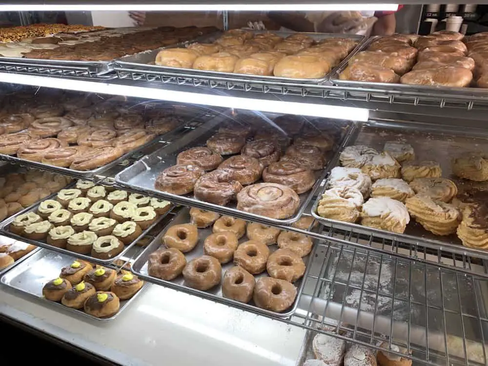 Becker’s Donuts & Bakery